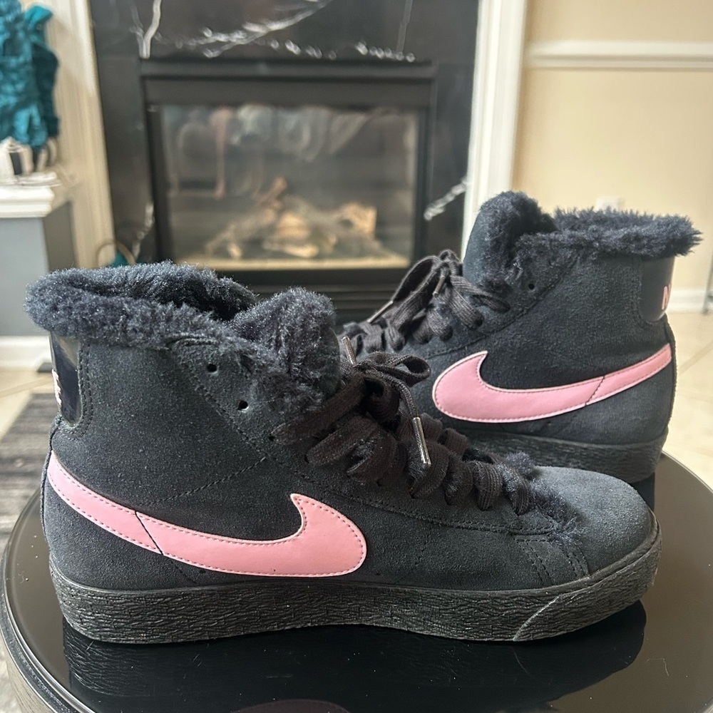 NIKE Pink & Black Fur Lined Mid Blazers - Picture 5 of 14